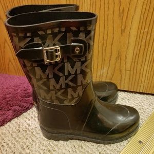 Rain boots
